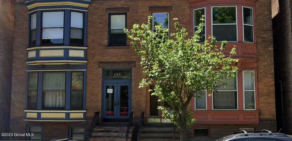 1 bed, 1.0 bath, 700 sqft, $1,425 — Photo 2