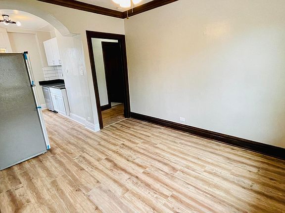 4th image of 4211 N Linder Ave #2