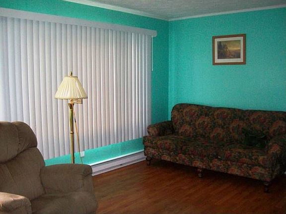 4th image of 168 Hager Ave