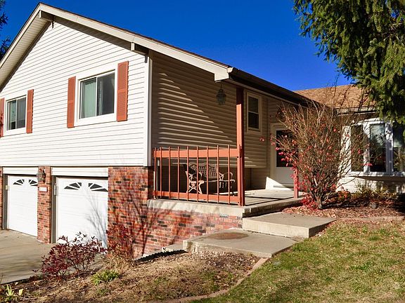 2nd image of 2110 S Canterbury Ln