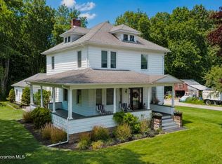 40 3rd St, Gouldsboro, PA 18424
