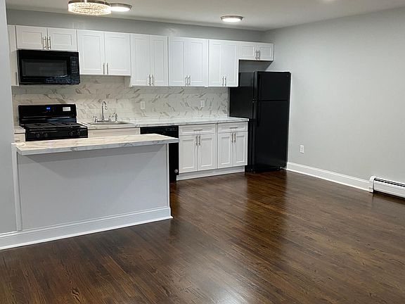 4th image of 132 Milligan Pl #10