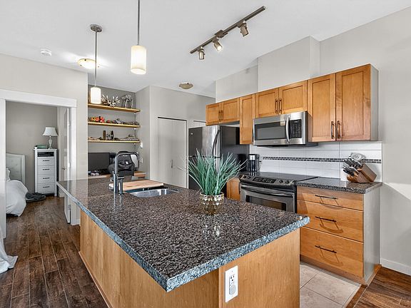 4th image of 11950 Harris Rd #201
