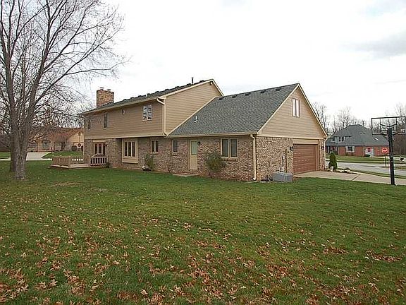 3rd image of 315 Southcreek Dr N