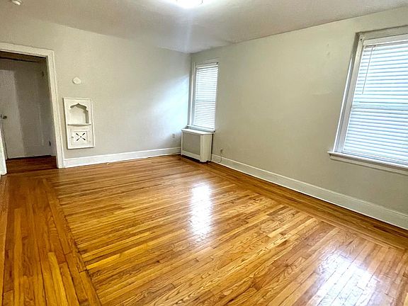 3rd image of 405 Main St #4D