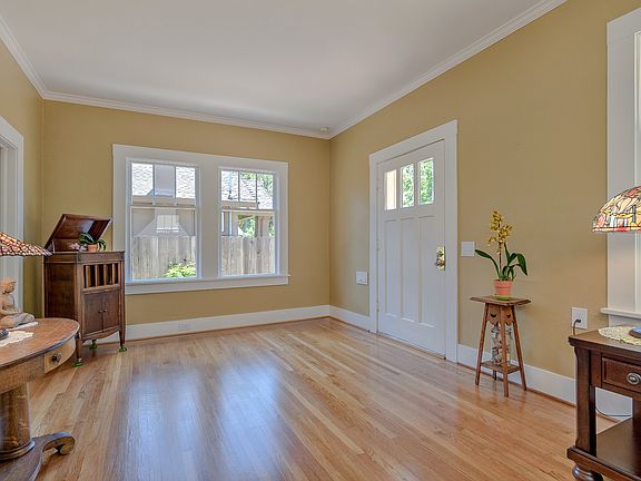 5th image of 731 2nd St
