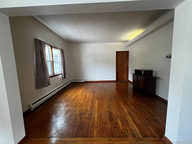 105 Cedar Ave — Photo 9