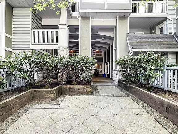 3rd image of 1111 Lynn Valley Rd #306