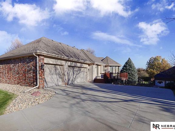 4th image of 775 N 163rd St