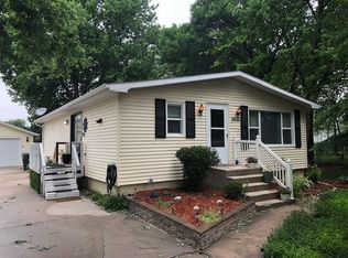 3922 M Ave, Kearney, NE 68847