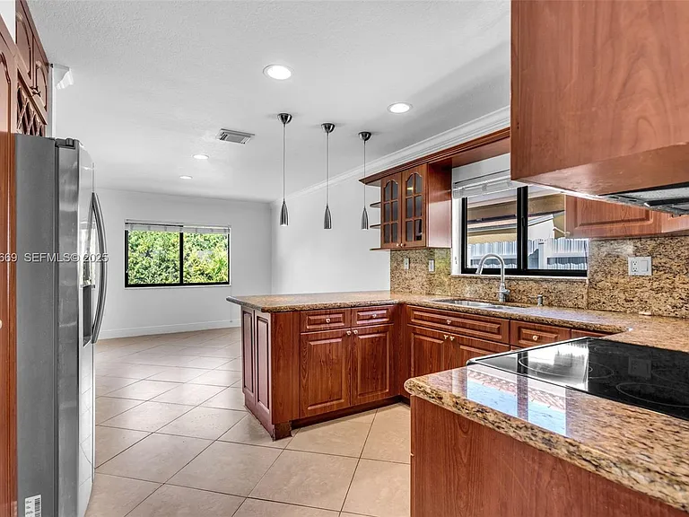 15057 SW 32nd St — Photo 5