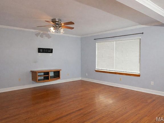 5th image of 2407 Hartland Ave