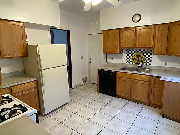 4th image of 4619 Pearse Ave #1