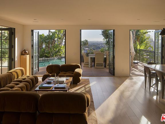 5th image of 1427 N Kings Rd