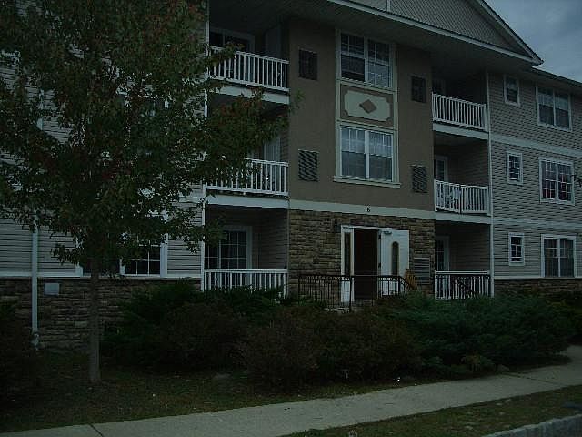 1st image of 6 Red Maple Ct APT 6A