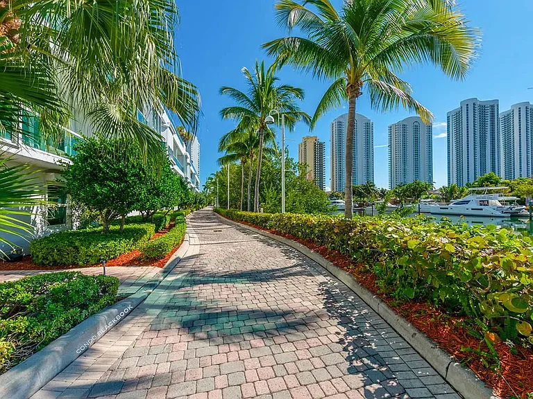 16500 Collins Ave #642 — Photo 11