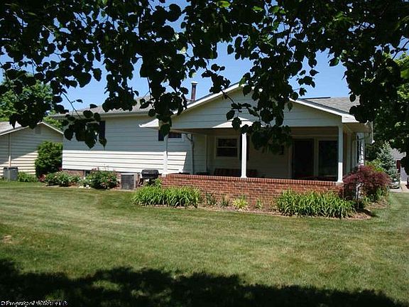 3rd image of 674 Bellaire Dr