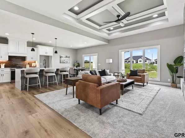 20126 U St, Omaha, NE 68135