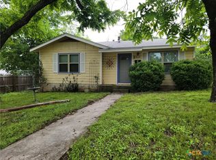 604 W Avenue B, Lampasas, TX 76550