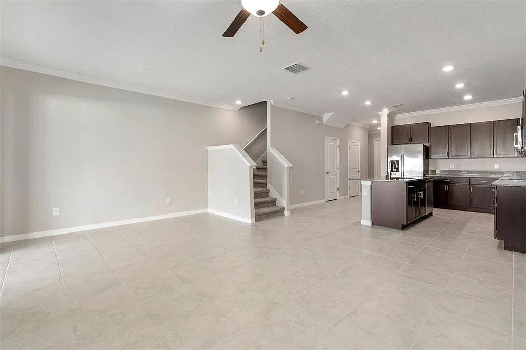3 bed, 2.5 bath, 1760 sqft, $2,300 — Photo 4