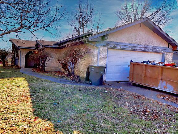 2nd image of 2708 S 111th Ave E