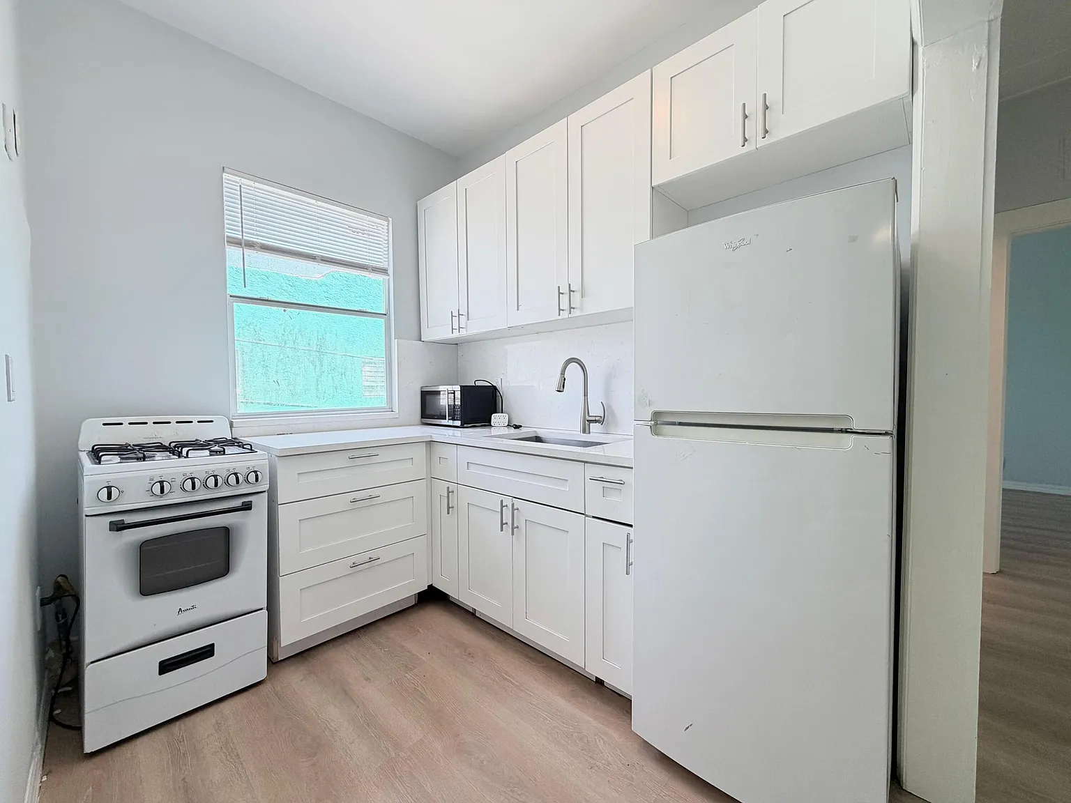 2 bed, 2.0 bath, 1440 sqft, $2,300 — Photo 2