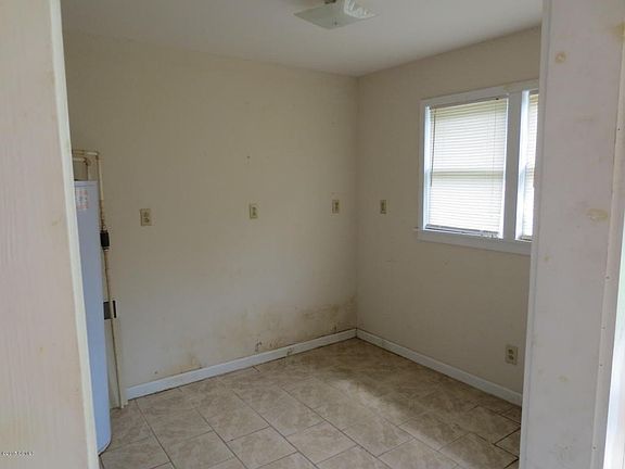 5th image of 115 Willow St