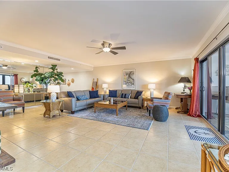 1900 Virginia Ave #503 — Photo 17