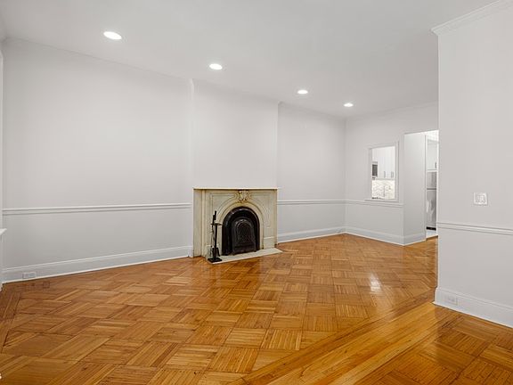 3rd image of 423 E 50th St APT 2