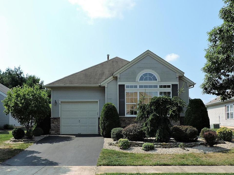 1st image of 12 Florence Dr