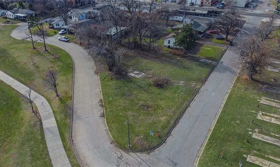1st image of 112 SW 30th St #1-2