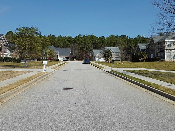 4th image of 908 Reda Ct