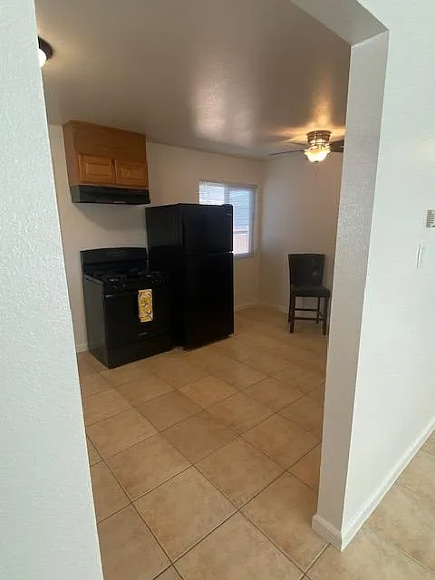 1351 E Oak Ave — Photo 2