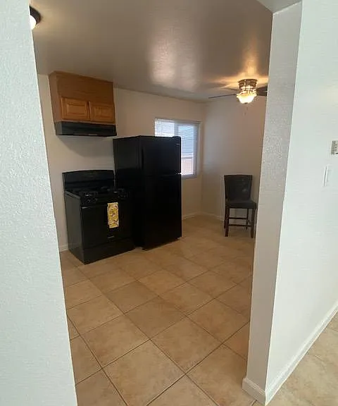 1351 E Oak Ave — Photo 2