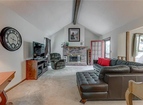 2nd image of 109 Lakeland Dr