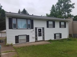 2618 N Fairmount St, Davenport, IA 52804