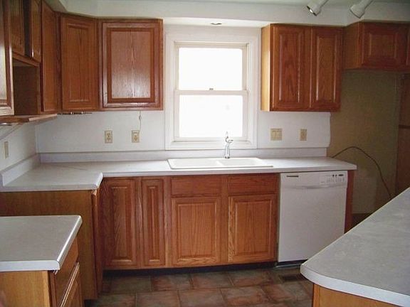 2nd image of 19 Pleasant Dr