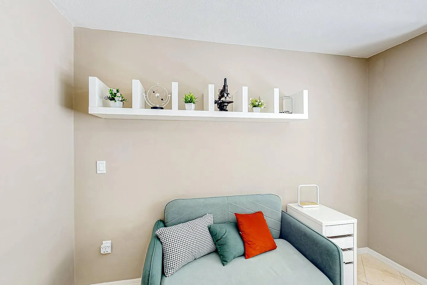 16004 Amberly Dr — Photo 2