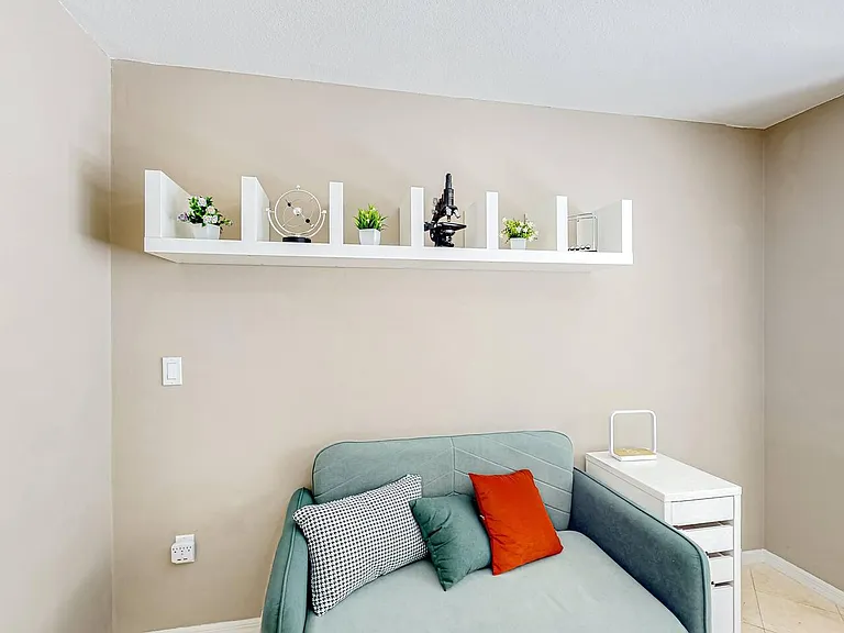 16004 Amberly Dr — Photo 2