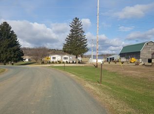 448 Old Cemetery Rd, Roberts, WI 54023