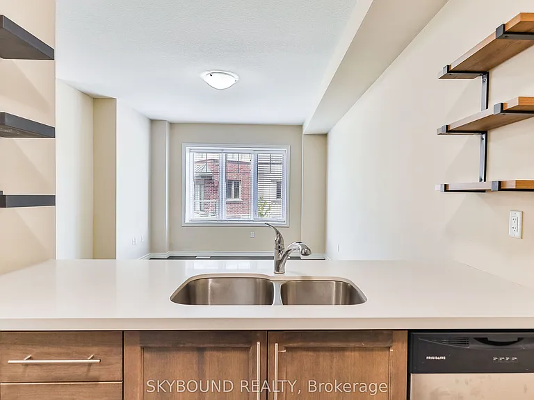 2 Egleston Ln — Photo 17