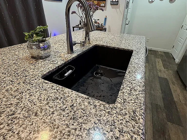 714 N Water St — Photo 10