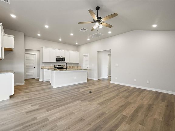 5th image of 2814 Trenton Ave