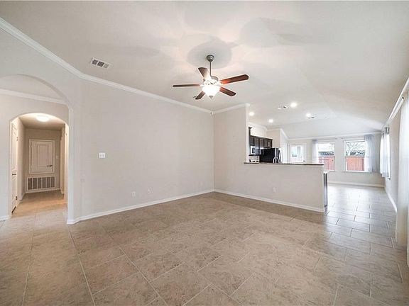 3rd image of 310 Briar Park Dr