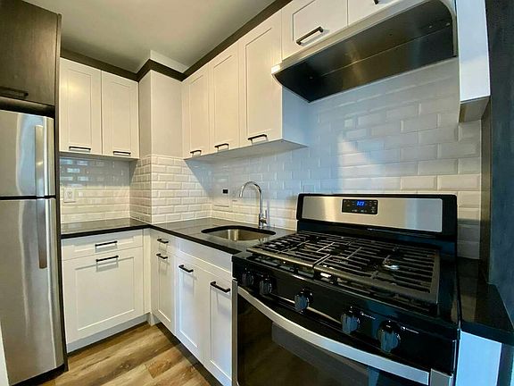 4th image of 260 Audubon Ave APT 17D