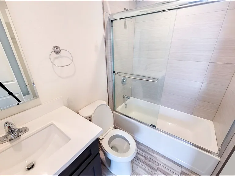 1451 W 36th Pl — Photo 18