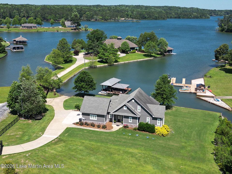 2nd image of 320 Hilyer Rd