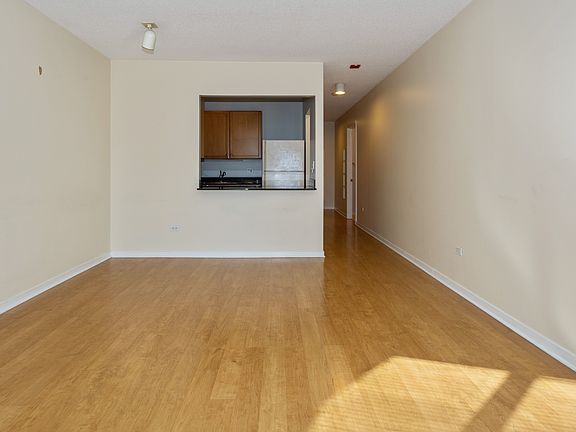 5th image of 400 N La Salle St #1803