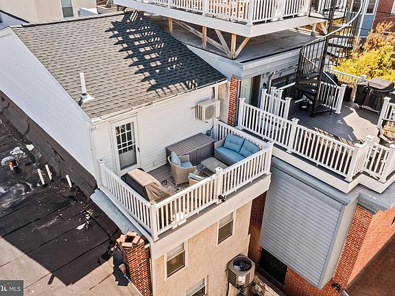 4th image of 2061 Saint Albans St
