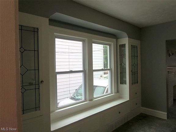 5th image of 7906 Rosewood Ave